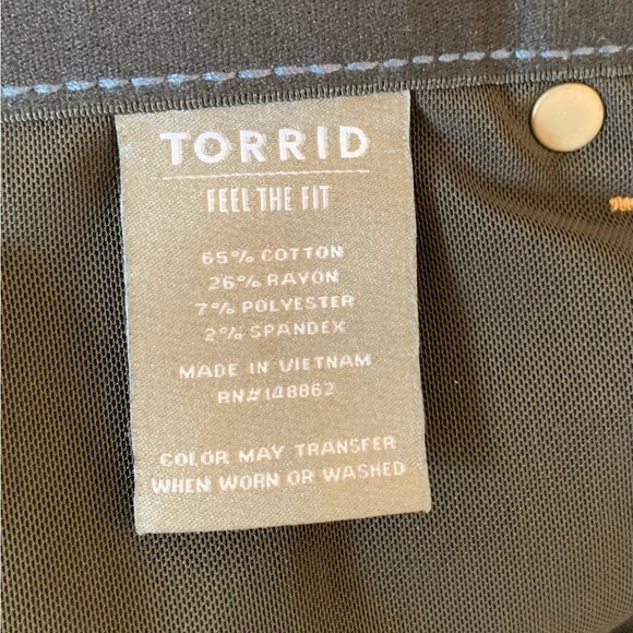 Torrid Bombshell Skinny Jeans - Picture 7 of 7